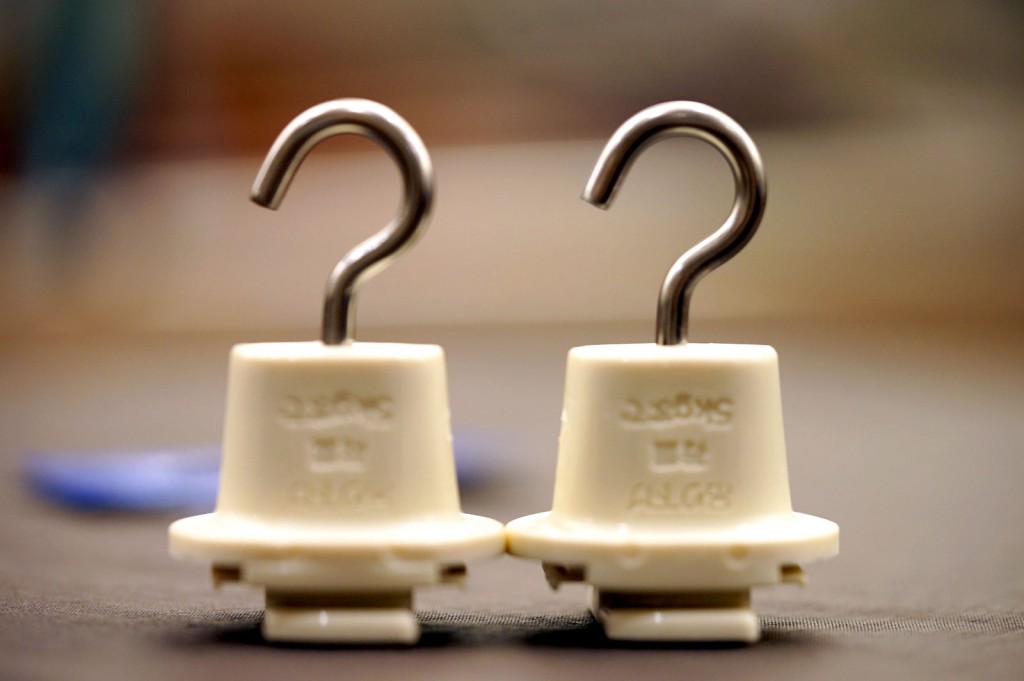 やっと見つけた！　吊りフック♪　　[レール用のフック編]